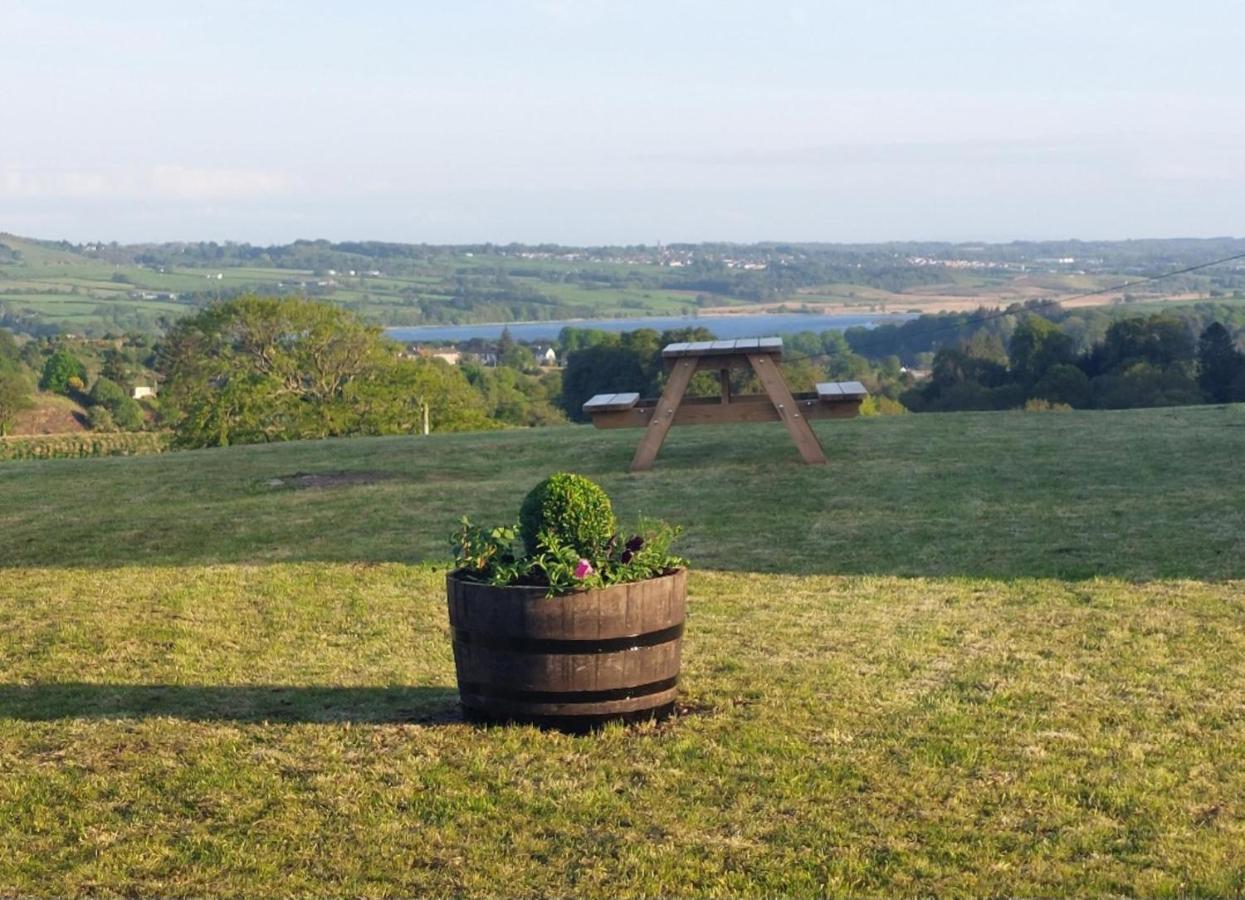 Luxury Family Beechwood Lodge With Hot Tub Lochwinnoch Exterior photo